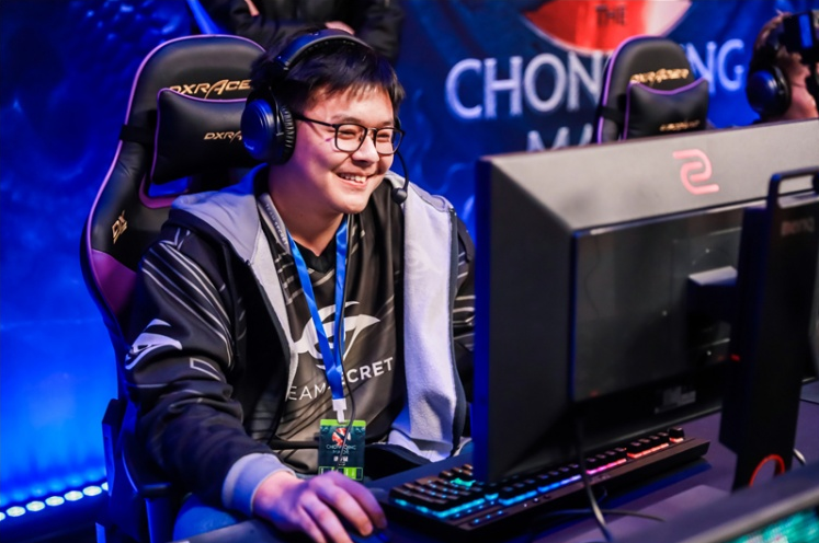 在他日复一 在他日复一