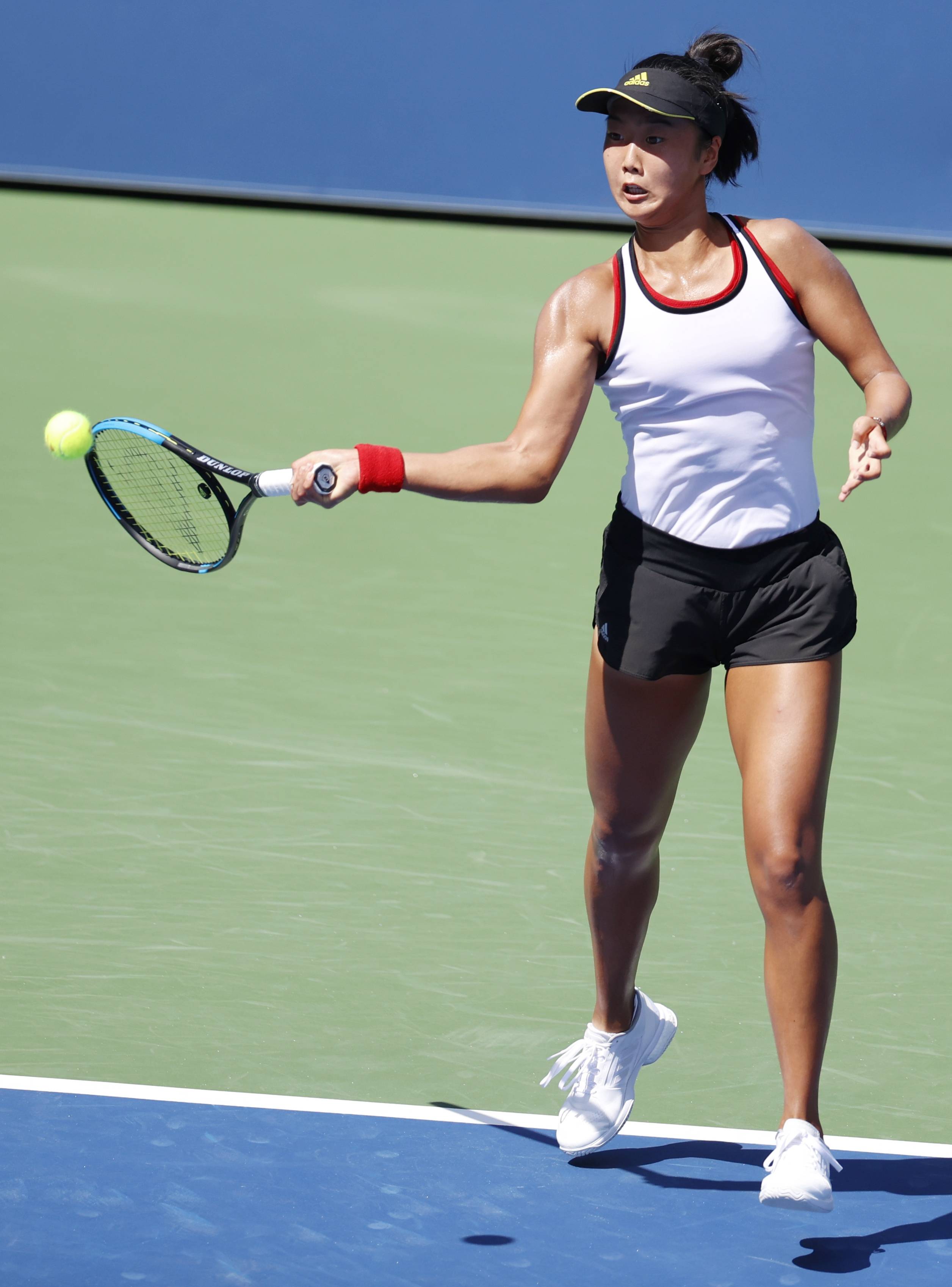 也凸显出中 也凸显出中